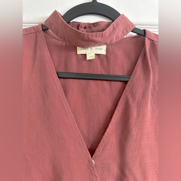 Cloth & Stone Wrap Top - Picture 2 of 6